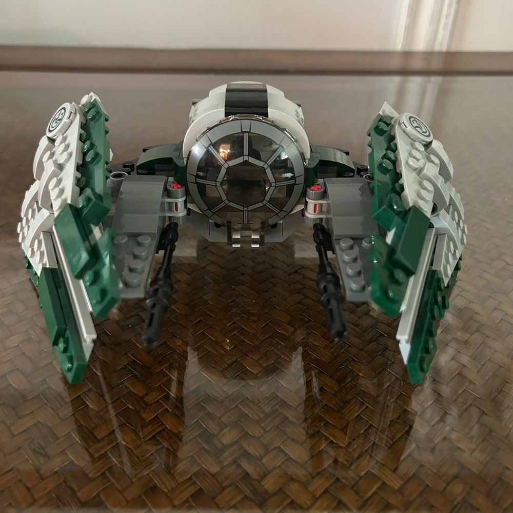 LEGO Star Wars Yoda's Jedi Starfighter (75168)